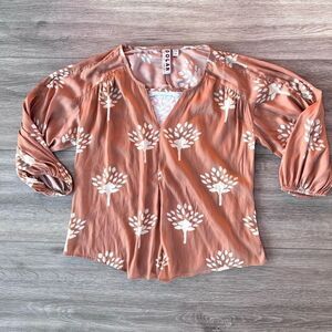 Dolan Women's‎ Peach Floral 3/4 Sleeve Curved Hem Split Neck Blouse Size XS